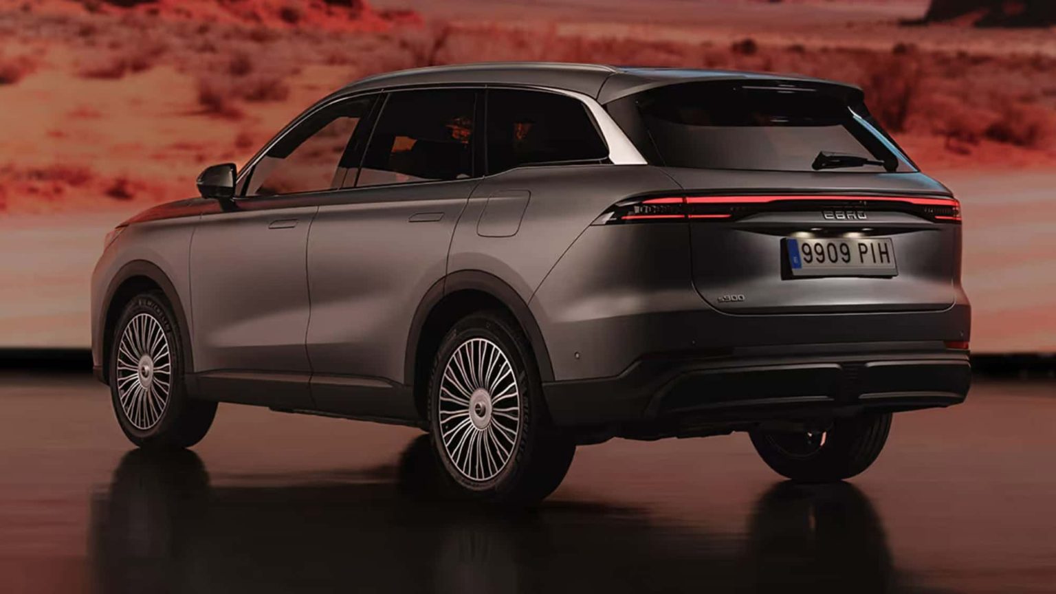Incroyable : ce SUV hybride de 425 ch d’une marque oubliée va faire trembler Mercedes et BMW !