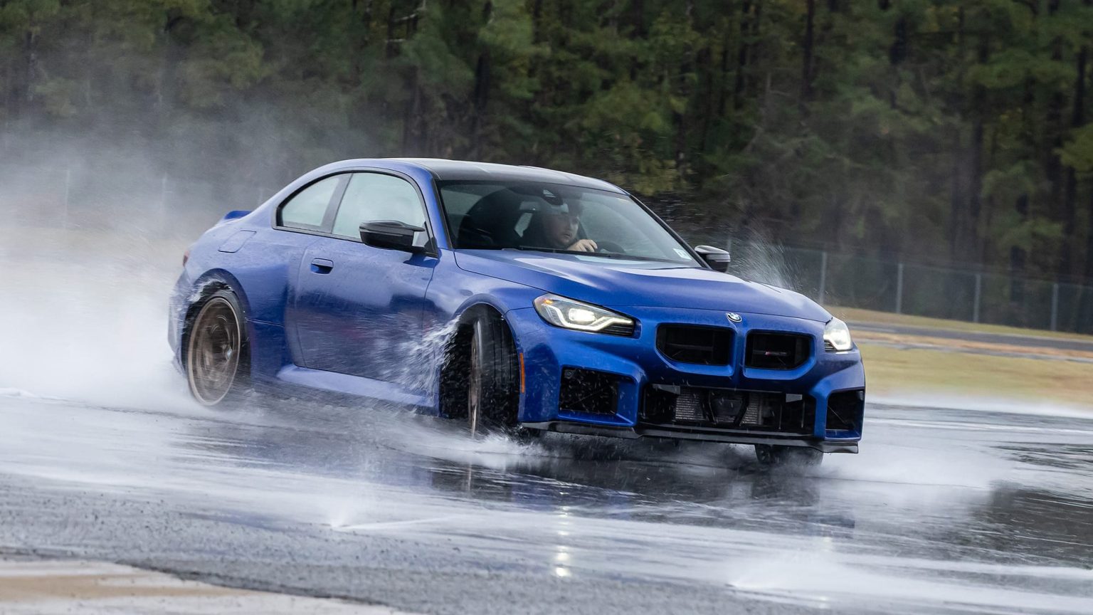 Vous n’allez pas croire ce dont le nouveau BMW M2 CS 530 ch est capable !