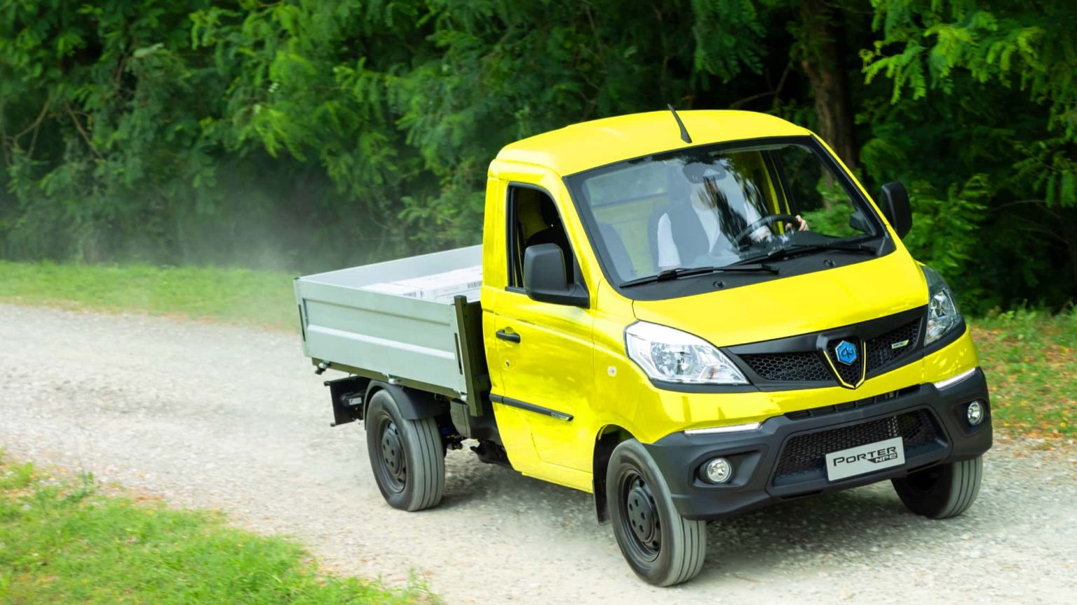 Piaggio Porter NPE : le mini‑truck électrique de 204 ch qui transforme l’héritage de l’Ape — trop puissant pour la ville ?