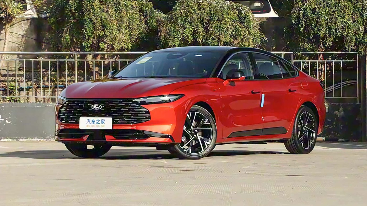 Le Ford Mondeo renaît… en Chine : découvrez la nouvelle berline high‑tech que l’Europe n’aura pas (pourquoi c’est frustrant)