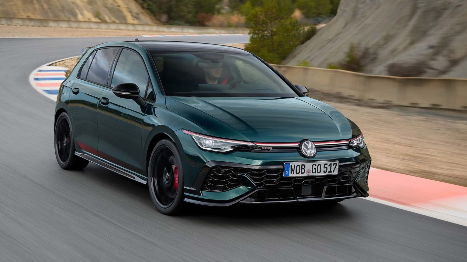 VW Golf GTI Edition 50 : 325 ch et 270 km/h — mais pourquoi cette compacte surprend bien au‑delà de la puissance ?