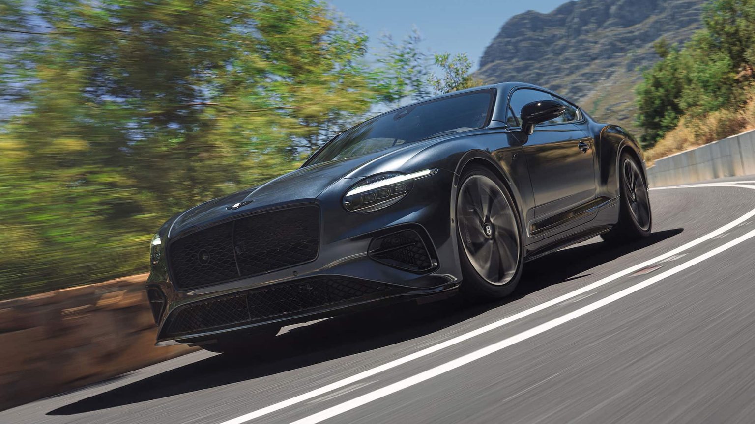 Bentley Continental GT S : 680 ch, 306 km/h et un châssis révolutionnaire — la GT la plus extrême sans (trop) renoncer au luxe