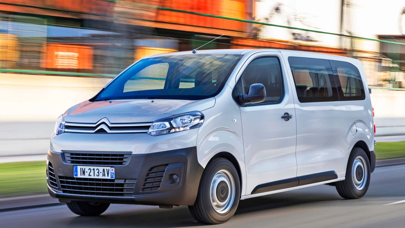 Nouveau turbodiesel 2,2 L de Stellantis : jusqu’à 400 Nm et 180 ch — le moteur qui pourrait changer la donne pour les livreurs