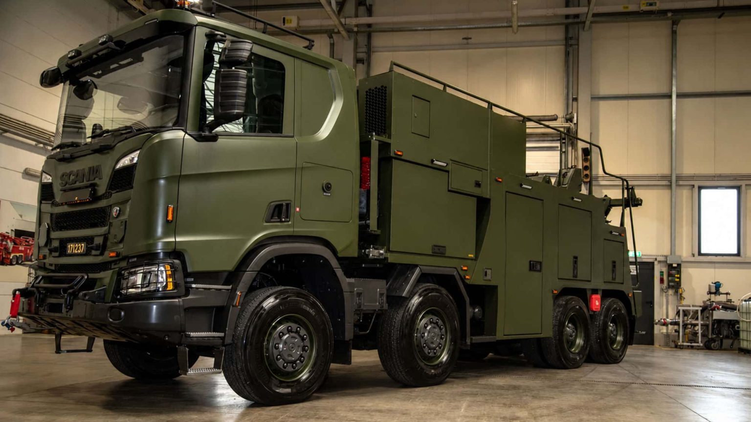 Scania 8×8 «BGB‑20» : le camion de sauvetage monstrueux qui arrache 20 tonnes et remet en route n’importe quel blindé (à voir pour y croire)