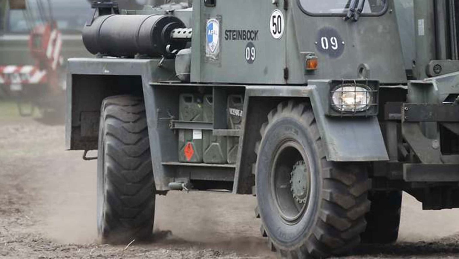 La Bundeswehr commande 1 000 MUFFEL : le télescopique militaire polyvalent qui va révolutionner la logistique (découvrez ses capacités !)