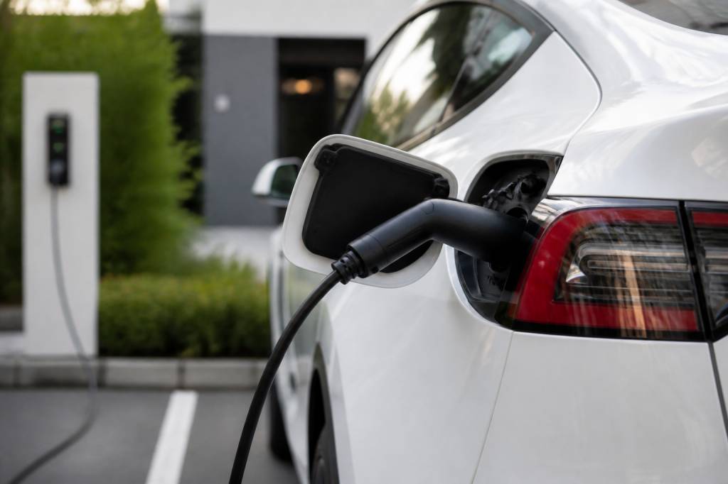 Impots voiture electrique : taxes, exonérations et fiscalité à connaître Impots voiture electrique : taxes, exonérations et fiscalité à connaître