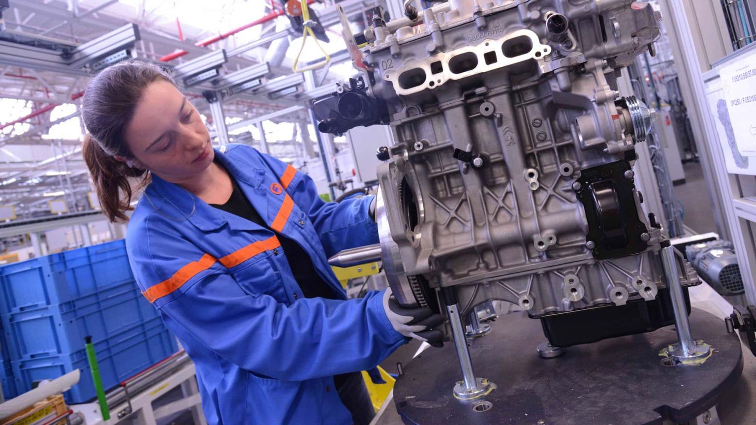 Stellantis ferme l’usine historique de Douvrin : que cache la fin des moteurs PureTech et qui paiera la facture ?
