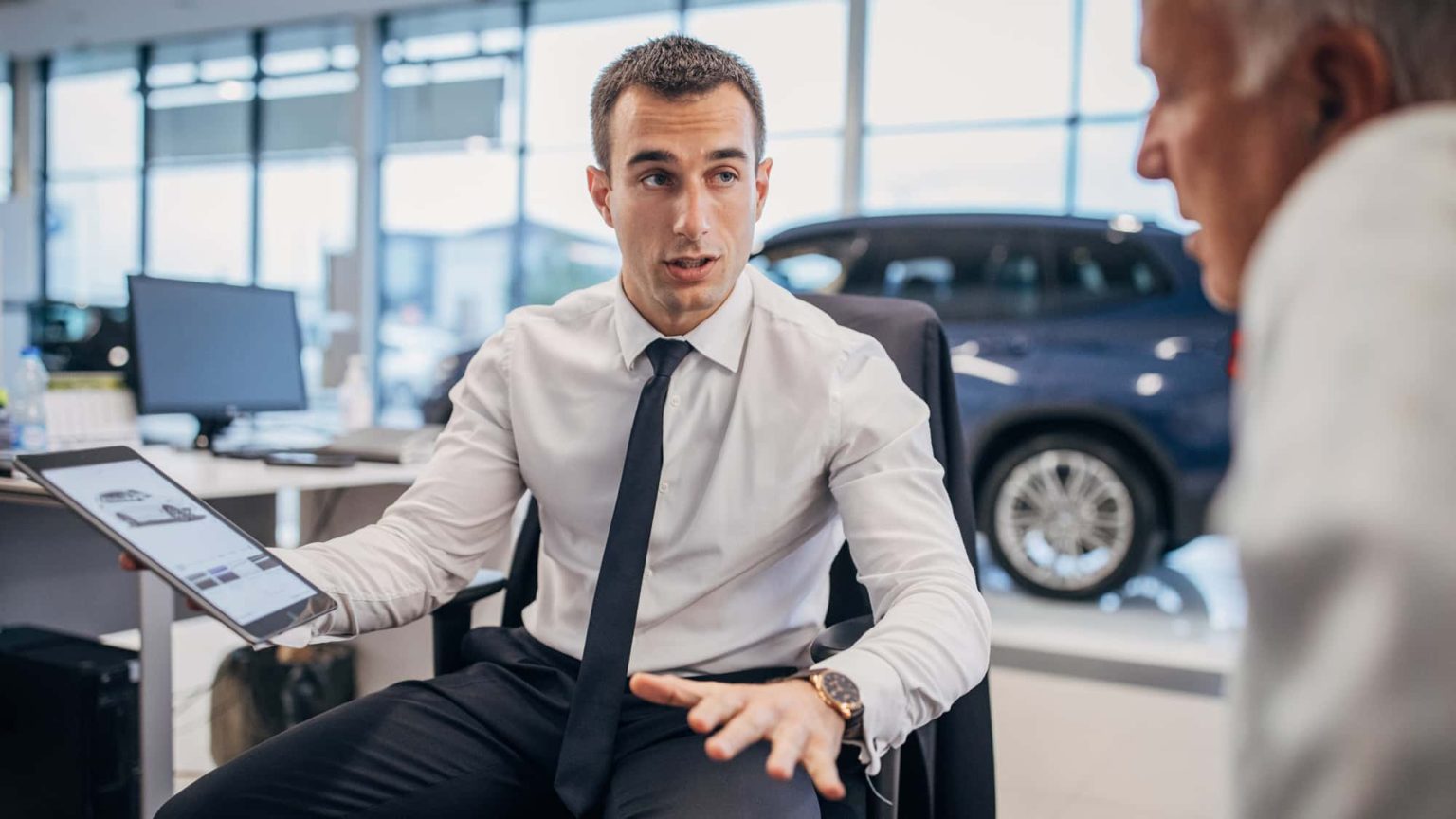 Marché de l’occasion : les prix des essences et diesels plongent — faut‑il vraiment acheter maintenant ?