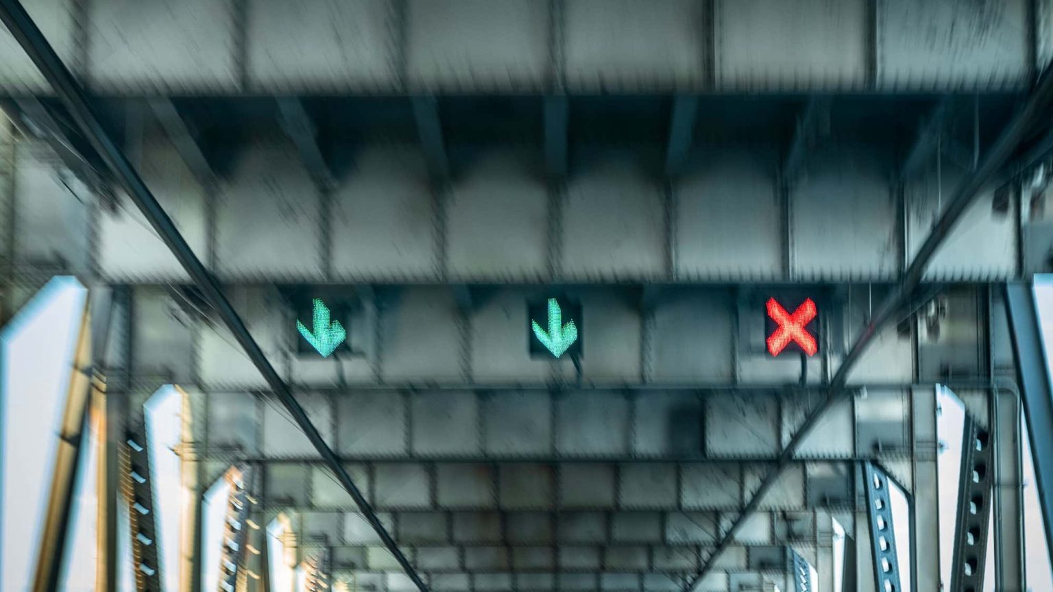 Ignorer leX rougesur l’autoroute ? Ce geste vous coûtera plus qu’une amende — voici ce qu’il faut faire immédiatement