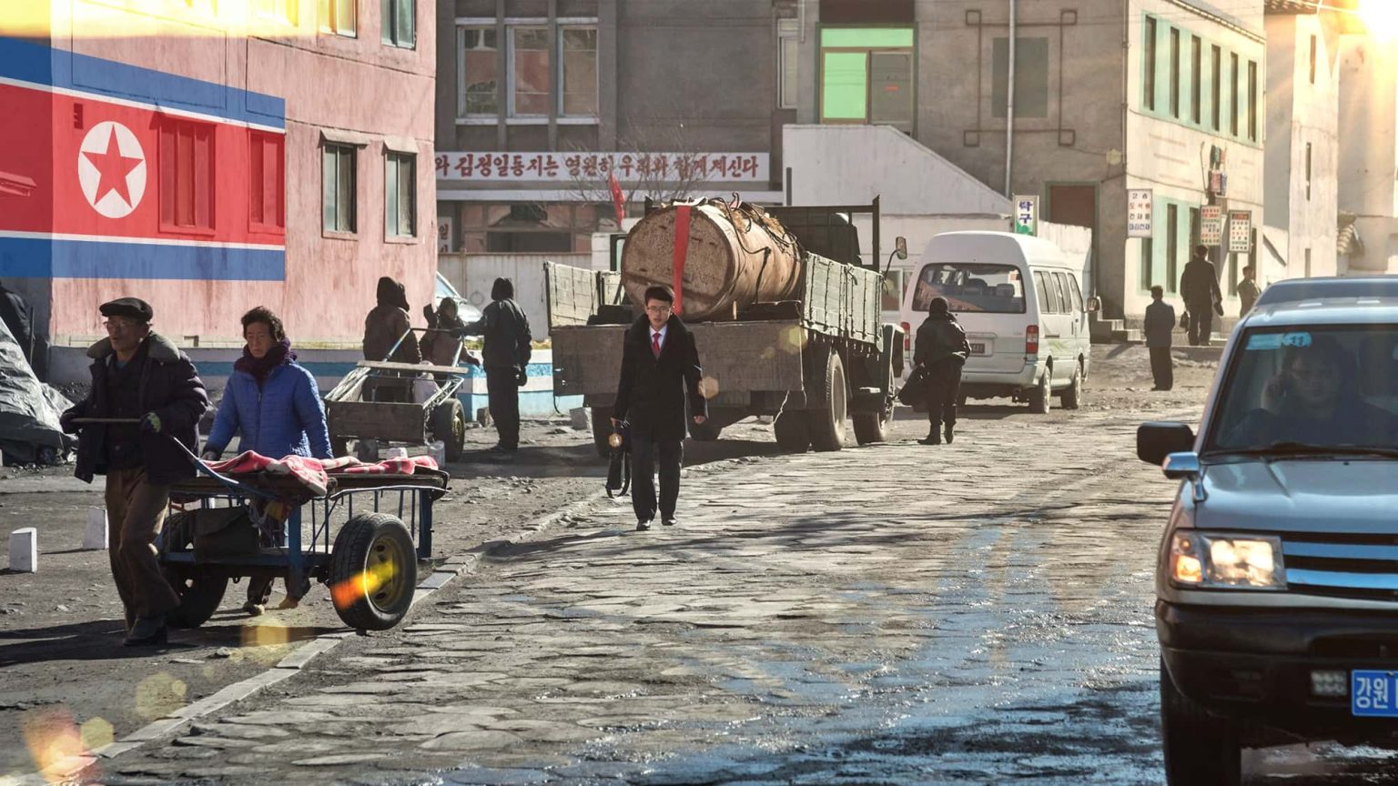 Pyongyang en pleine révolution automobile : pourquoi des parkings pleins montrent l’émergence d’un marché privé insolite