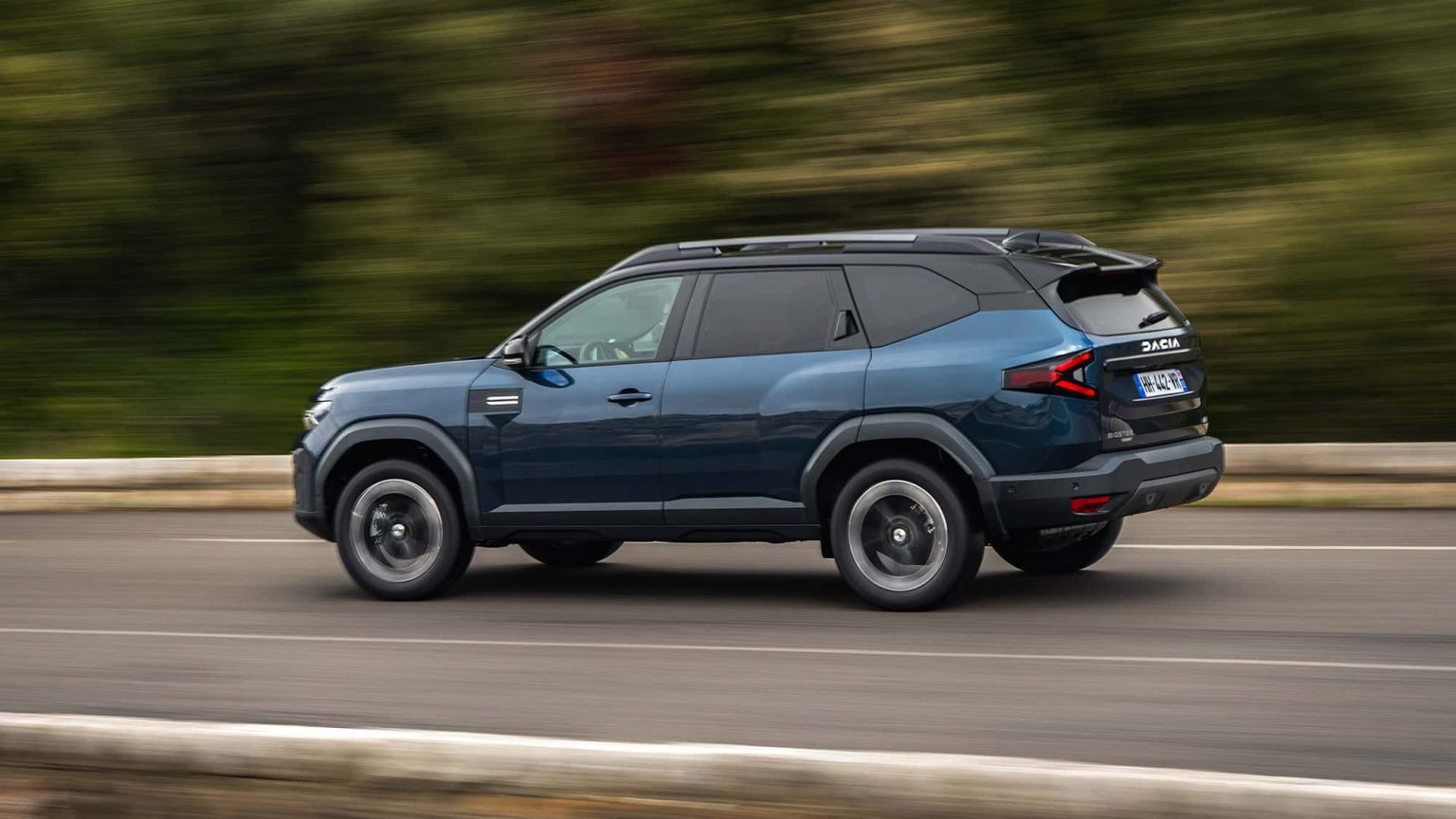 Dacia Bigster Bi‑Fuel avec boîte auto : 1 450 km d’autonomie — la révolution économique pour les grands routiers ?