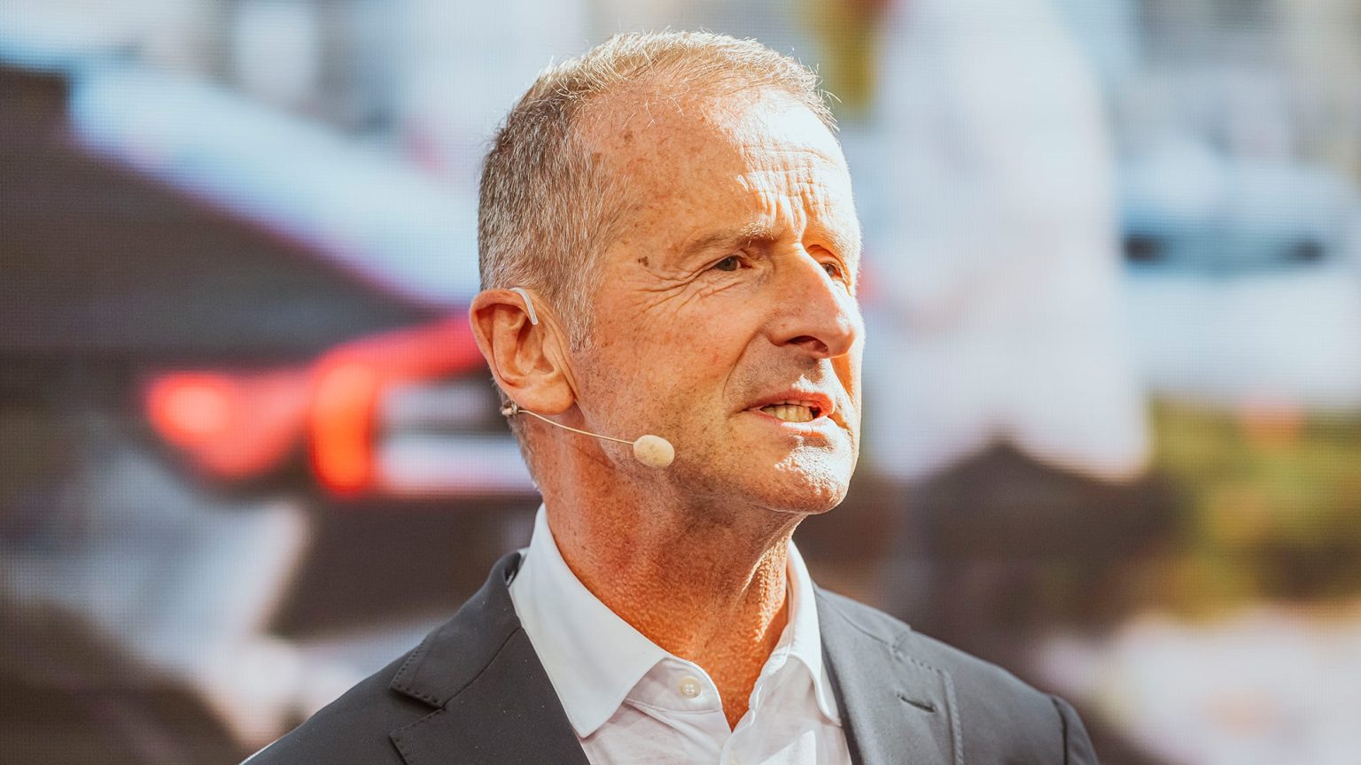 Diess alerte : “On n’a pas encore perdu” — comment l’Allemagne peut encore battre la Chine sur l’électrique (et pourquoi le coût du courant est le vrai piège)