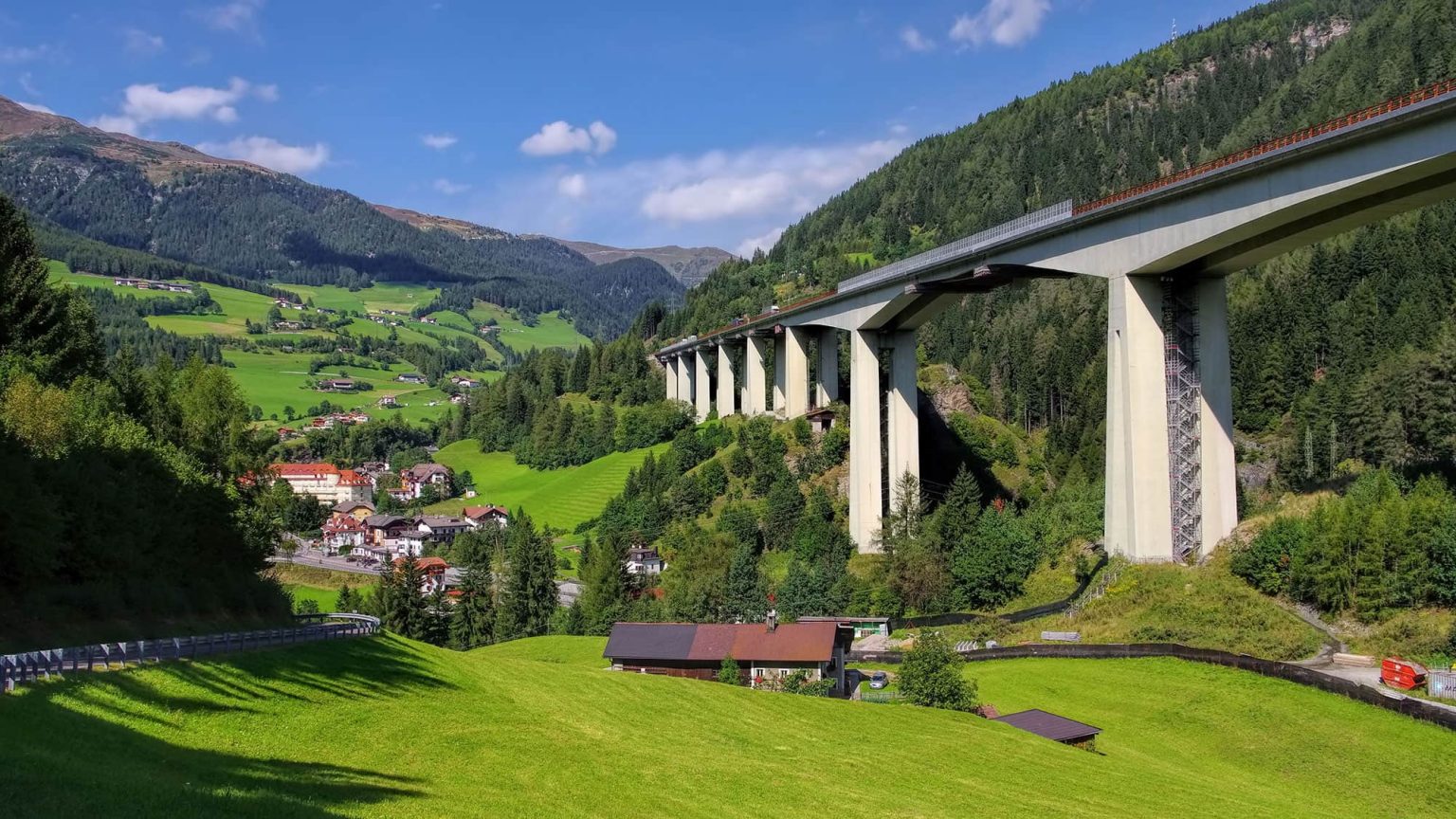 Canicule : la Brennerautobahn coupée sur le pont Europa après des blow‑ups — quels retards prévoir ce week‑end ?