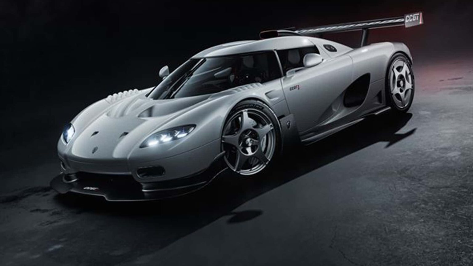 Koenigsegg CCGT1 : 1 600 ch, 800 kg d’appui et—surprise—une vraie commande manuelle disponible — le megacar qui redéfinit la piste routière