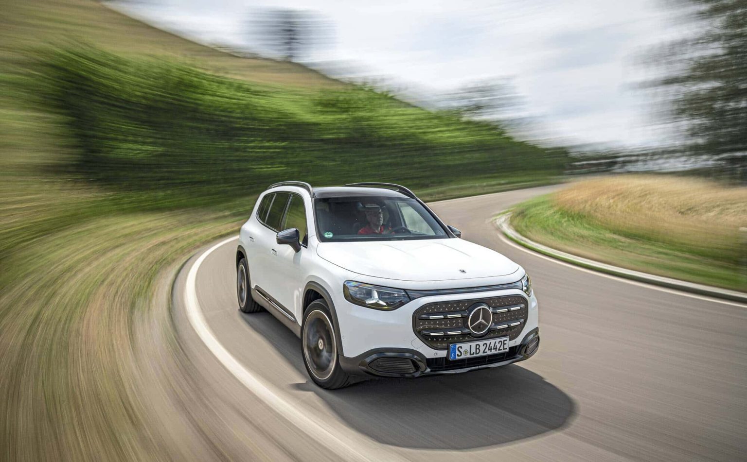 Mercedes GLB 250+ EQ : le van électrique réinventé — 800V, boîte 2 rapports et modularité XXL, la famille va adorer (ou pas)