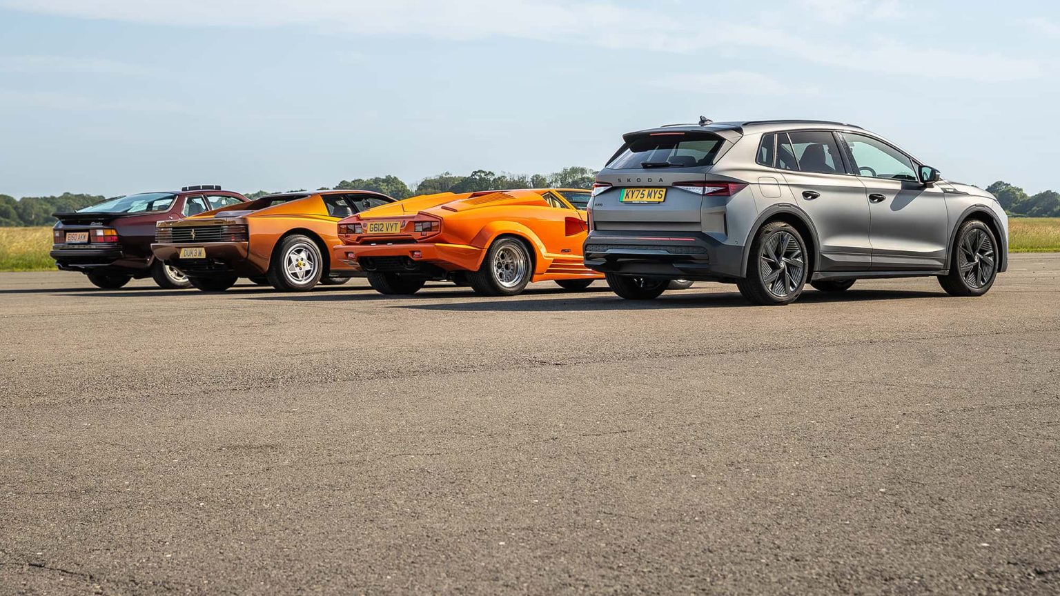 Incroyable : le Skoda Elroq RS électrique humilie Ferrari, Lamborghini et Porsche en drag race — la revanche de l’électrique