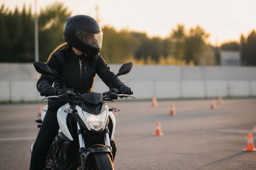 Première moto : comment choisir le modèle idéal pour débuter et rouler en toute sécurité Première moto : comment choisir le modèle idéal pour débuter et rouler en toute sécurité