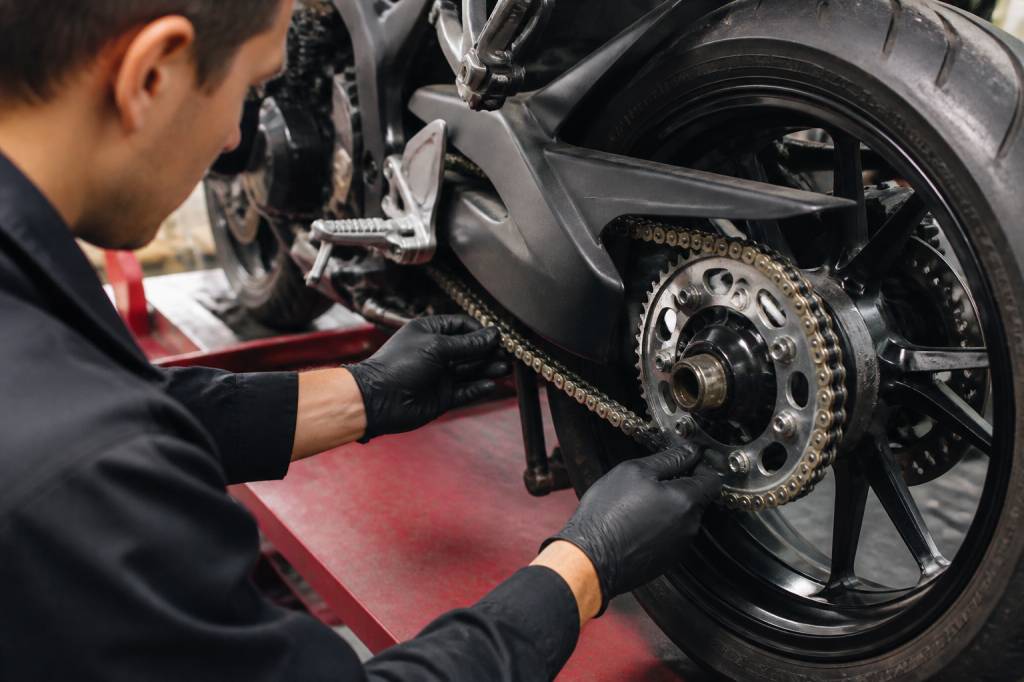 Durée de vie kit chaîne moto : quand le remplacer et comment l’optimiser Durée de vie kit chaîne moto : quand le remplacer et comment l’optimiser