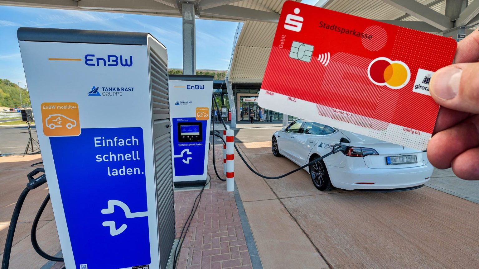 62 % de différence sur la même borne ! — le procès qui pourrait faire tomber les tarifs abusifs de recharge électrique