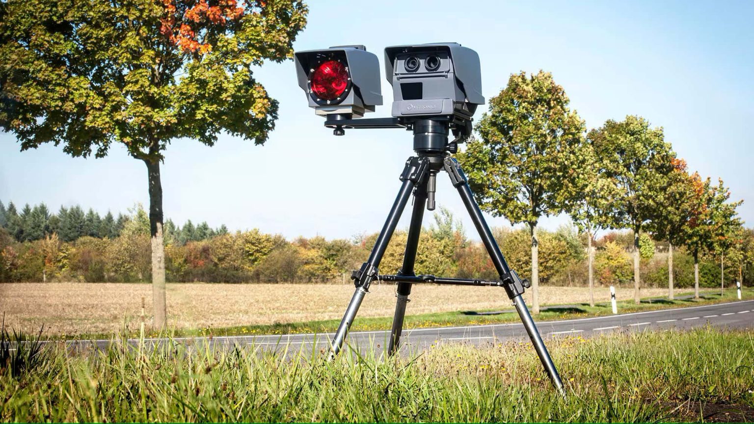 Nouveaux super‑radars : téléphone, ceinture, distance et vitesse contrôlés en un clin d’œil — serez‑vous flashé pour plusieurs infractions à la fois ?