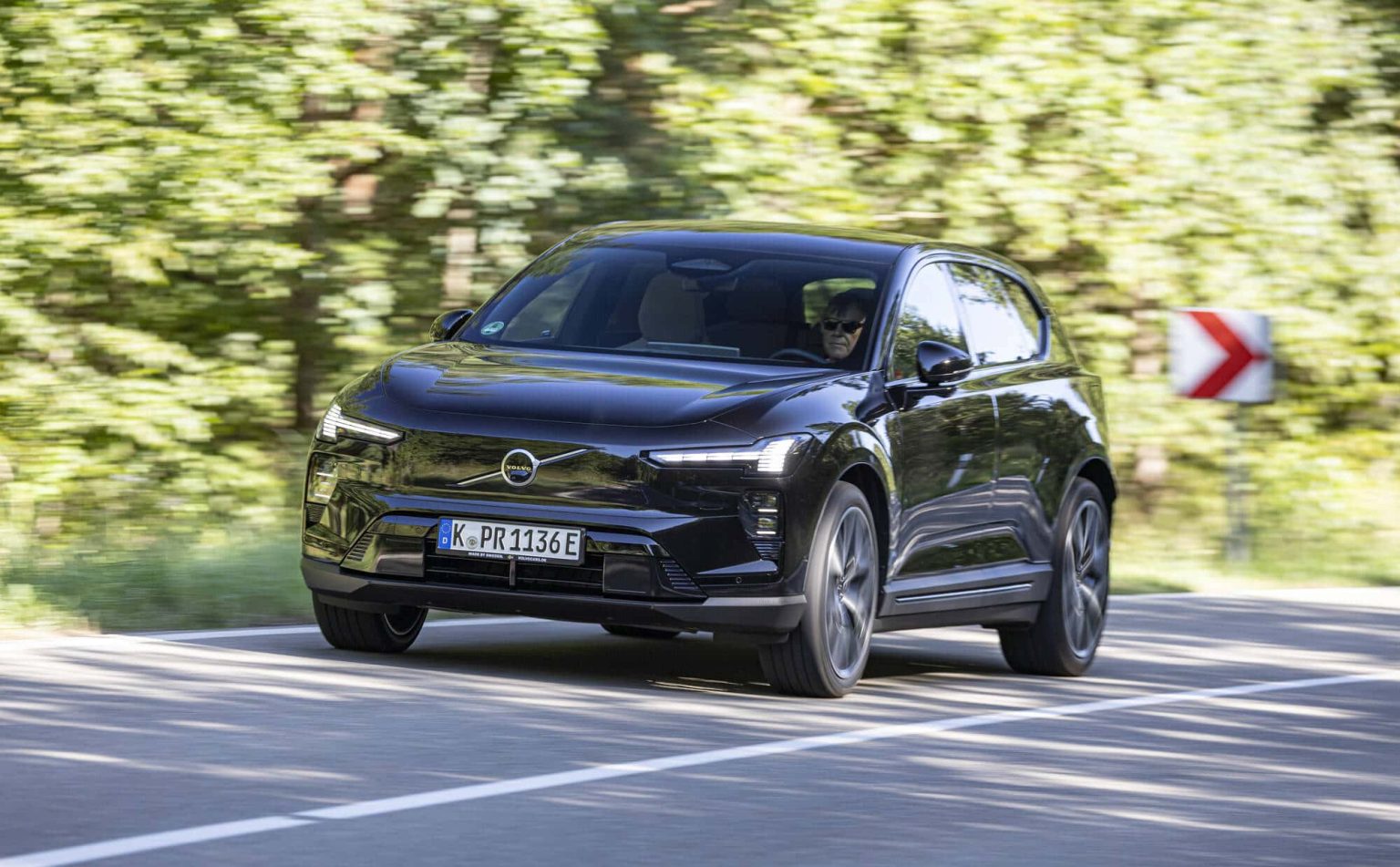 Volvo en crise : pertes énormes, 2 500 emplois menacés et 450 M€ d’économies — que va-t-il se passer ?