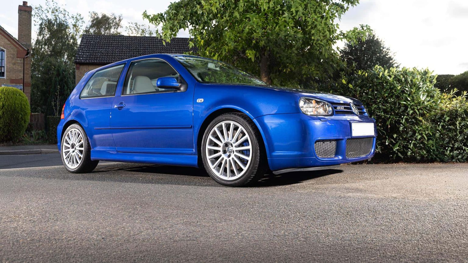 Golf R32 quasi‑neuf à 628 km mis aux enchères : 70 000 € pour une voiture… qui n’est même pas roulante ?