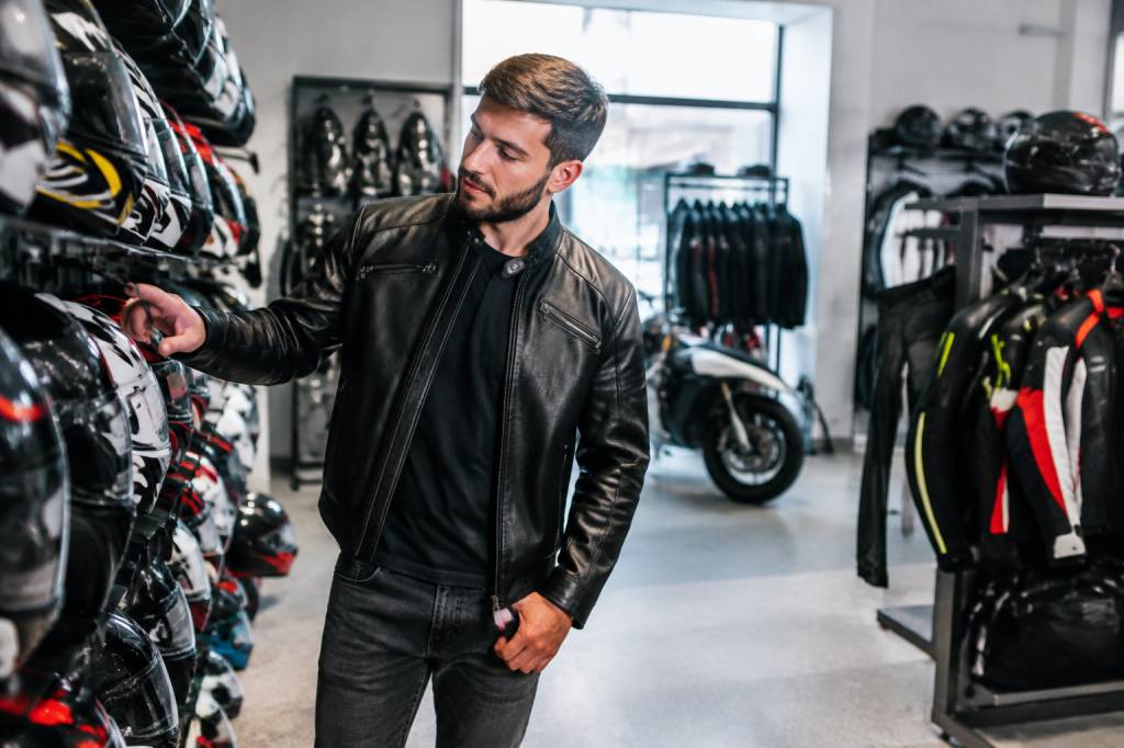 Comment choisir un magasin accessoires moto Toulouse pour s’équiper ? Comment choisir un magasin accessoires moto Toulouse pour s’équiper ?