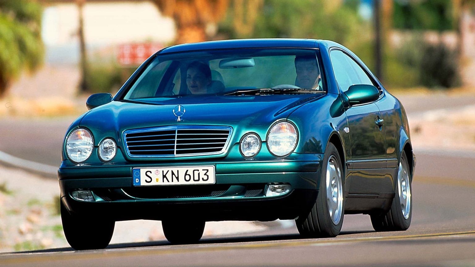Ils ont 30 ans : découvrez les modèles inattendus qui deviennent officiels oldtimers en 2027 (votre voiture est‑elle dedans ?)